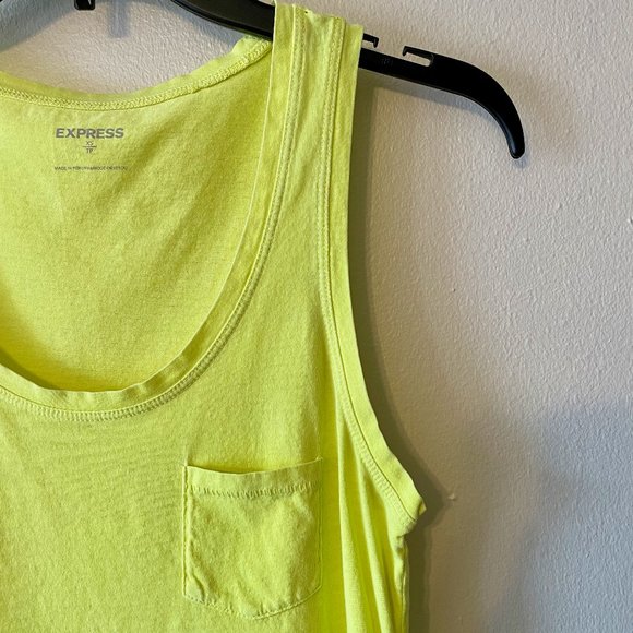 🔥 Express | Neon Yellow Scoop Neck Jersey Knit Pocket Tank Top Sz XS - Picture 3 of 6